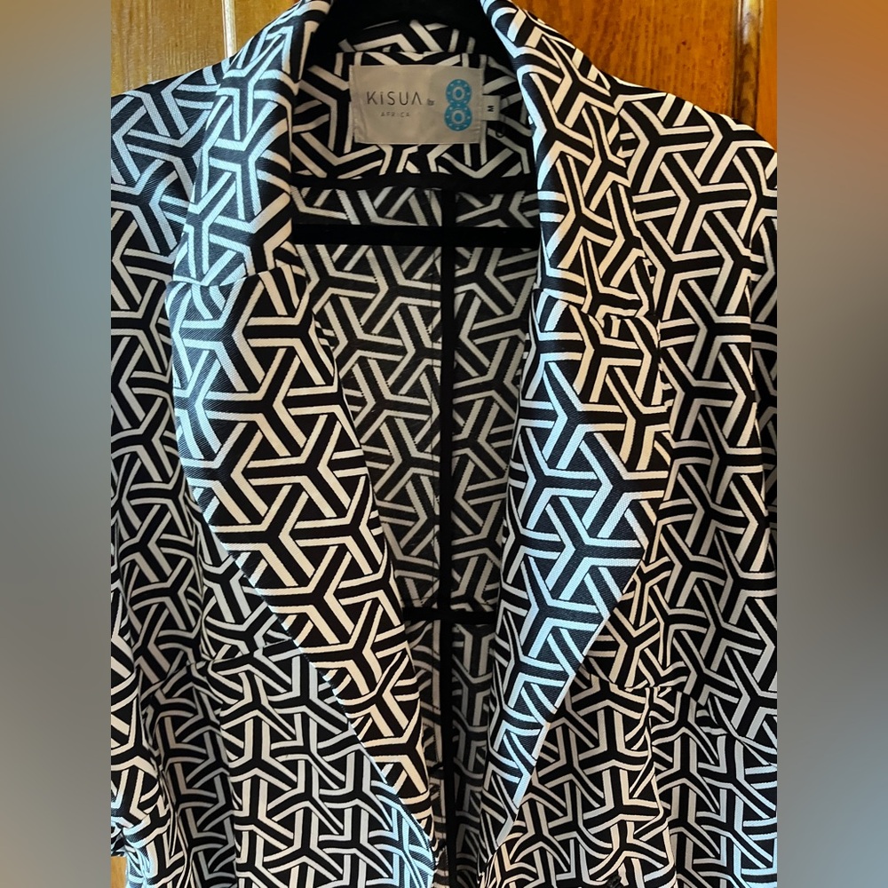 Kisua Black and White Geometric Pattern Lightweight Coat